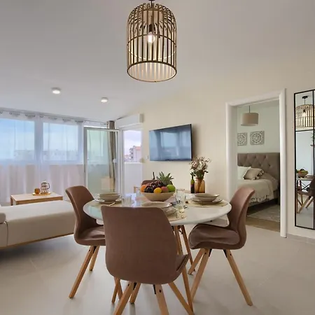 Apartament Larus *